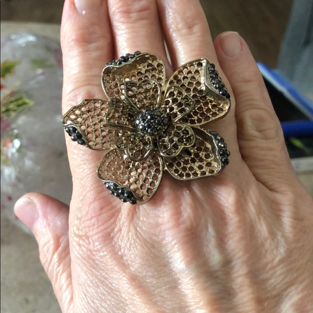 Ring - Picture 3 of 3